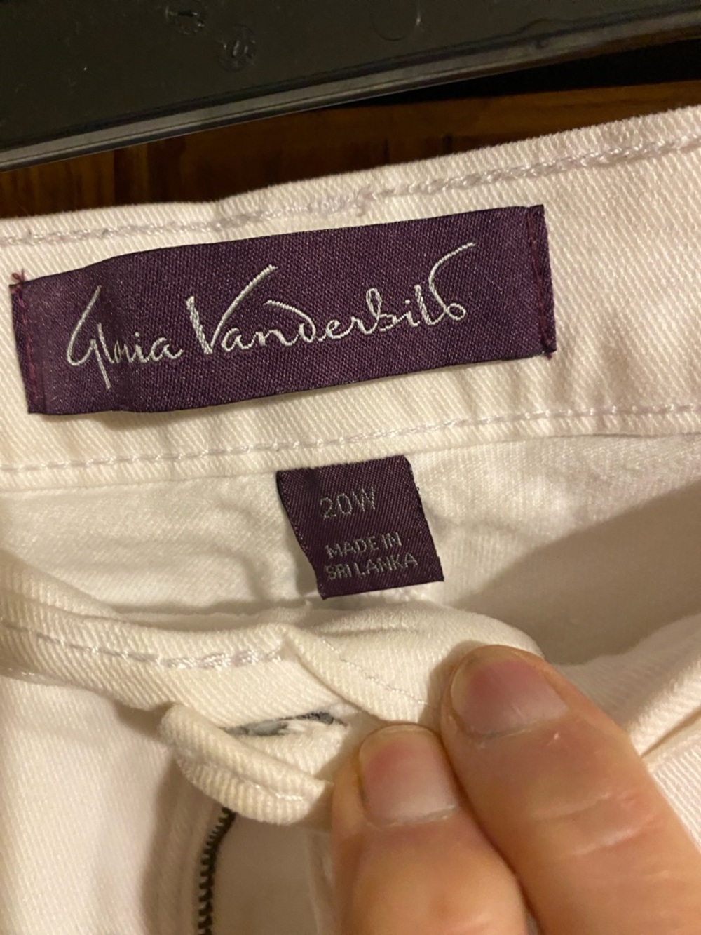Gloria Vanderbilt White Straight Leg Jeans - Picture 2 of 4